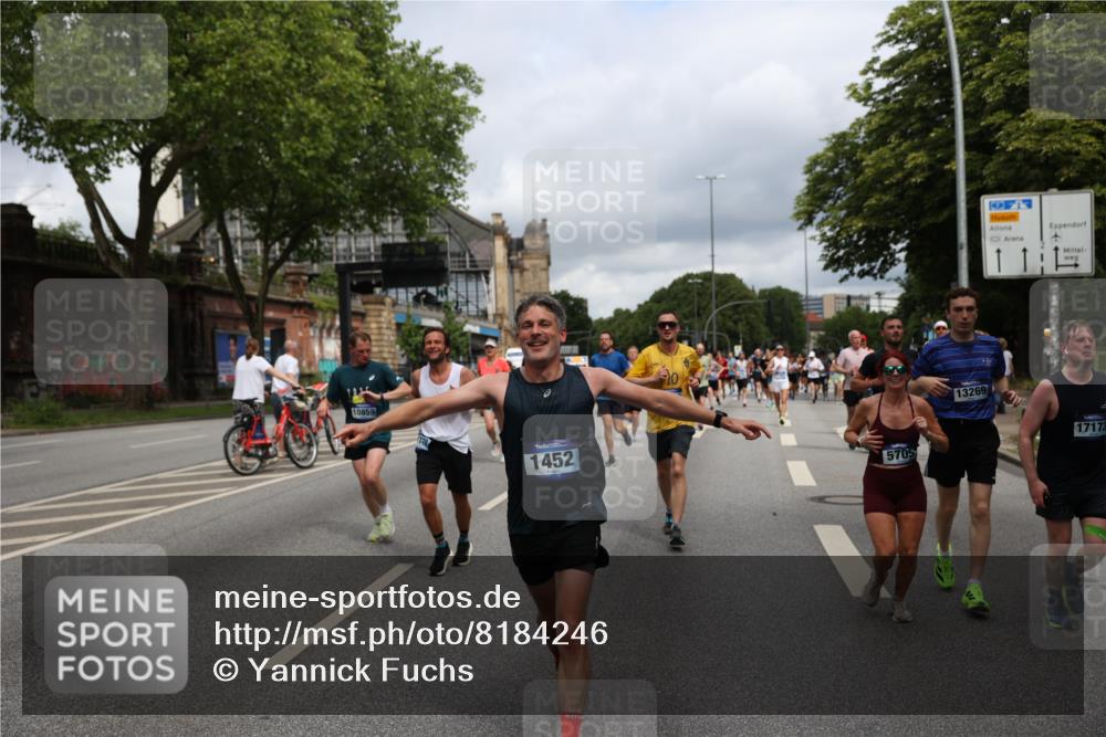 29.06.2025 - hella hamburg halbmarathon Yannick Fuchs http://msf.ph/oto/8184246 29.06.2025 10:43:28 20KM 1094, 1342, 1381, 1452, 1476, 2013, 2504, 2592, 2596, 2706, 2889, 2937, 3060, 4017, 4183, 4185, 4832, 5460, 5705, 6158, 7067, 7297, 8112, 8302, 8821, 9038, 9126, 9213, 9463, 9619, 9649, 9695, 9924, 10053, 10184, 10859, 10860, 11340, 11519, 11579, 11679, 11779, 11819, 11977, 12094, 12421, 12533, 12670, 13233, 13269, 13688, 14526, 15422, 15523, 15857, 15894, 16114, 16369, 16627, 16653, 16731, 16891, 17173, 17632, 17753, 18058, 18842, 18873 meine-sportfotos.de