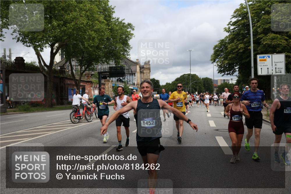 29.06.2025 - hella hamburg halbmarathon Yannick Fuchs http://msf.ph/oto/8184262 29.06.2025 10:43:28 20KM 1094, 1342, 1381, 1452, 1476, 2013, 2504, 2592, 2596, 2706, 2889, 2937, 3060, 4017, 4183, 4185, 4832, 5460, 5705, 6158, 7067, 7297, 8112, 8302, 8821, 9038, 9126, 9213, 9463, 9619, 9649, 9695, 9924, 10053, 10184, 10859, 10860, 11340, 11519, 11579, 11679, 11779, 11819, 11977, 12094, 12421, 12533, 12670, 13233, 13269, 13688, 14526, 15422, 15523, 15857, 15894, 16114, 16369, 16627, 16653, 16731, 16891, 17173, 17632, 17753, 18058, 18842, 18873 meine-sportfotos.de