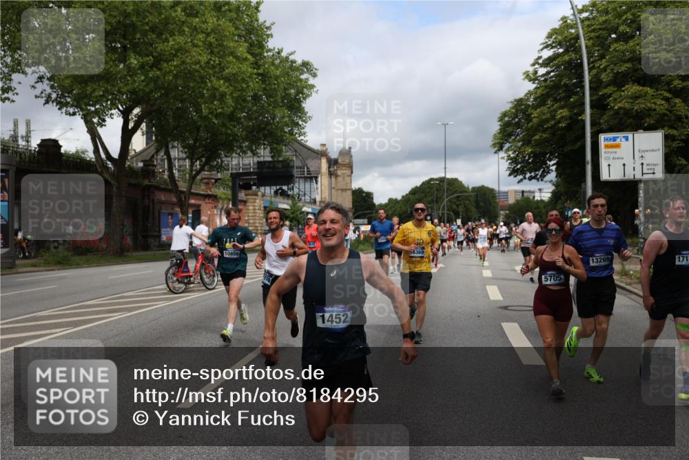 29.06.2025 - hella hamburg halbmarathon Yannick Fuchs http://msf.ph/oto/8184295 29.06.2025 10:43:28 20KM 1094, 1342, 1381, 1452, 1476, 2013, 2504, 2592, 2596, 2706, 2889, 2937, 3060, 4017, 4183, 4185, 4832, 5460, 5705, 6158, 7067, 7297, 8112, 8302, 8821, 9038, 9126, 9213, 9463, 9619, 9649, 9695, 9924, 10053, 10184, 10859, 10860, 11340, 11519, 11579, 11679, 11779, 11819, 11977, 12094, 12421, 12533, 12670, 13233, 13269, 13688, 14526, 15422, 15523, 15857, 15894, 16114, 16369, 16627, 16653, 16731, 16891, 17173, 17632, 17753, 18058, 18842, 18873 meine-sportfotos.de