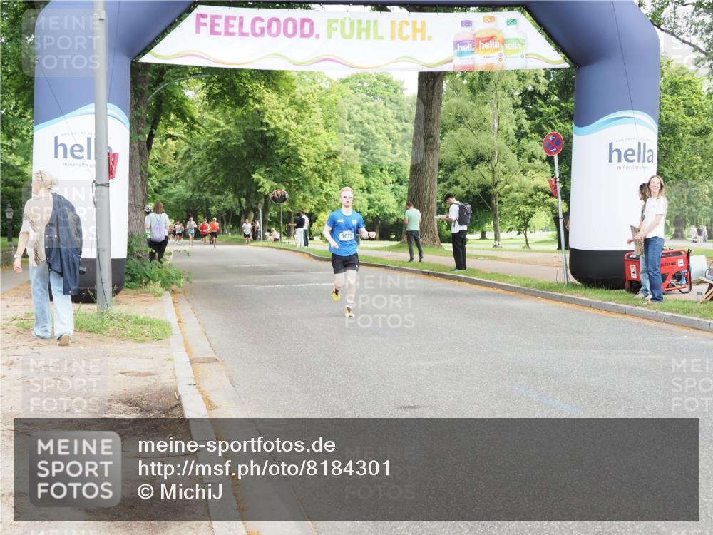 29.06.2025 - hella hamburg halbmarathon MichiJ http://msf.ph/oto/8184301 29.06.2025 10:18:06 Zwischen KM18-KM19 1953, 3075 meine-sportfotos.de