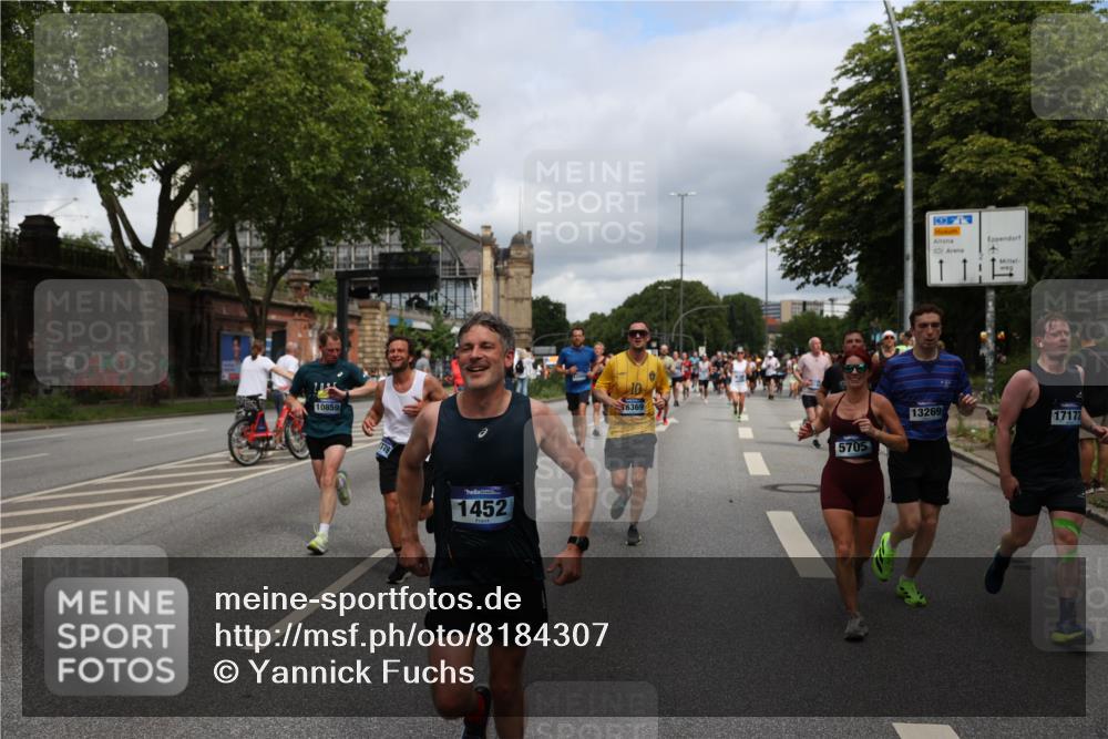 29.06.2025 - hella hamburg halbmarathon Yannick Fuchs http://msf.ph/oto/8184307 29.06.2025 10:43:28 20KM 1094, 1342, 1381, 1452, 1476, 2013, 2504, 2592, 2596, 2706, 2889, 2937, 3060, 4017, 4183, 4185, 4832, 5460, 5705, 6158, 7067, 7297, 8112, 8302, 8821, 9038, 9126, 9213, 9463, 9619, 9649, 9695, 9924, 10053, 10184, 10859, 10860, 11340, 11519, 11579, 11679, 11779, 11819, 11977, 12094, 12421, 12533, 12670, 13233, 13269, 13688, 14526, 15422, 15523, 15857, 15894, 16114, 16369, 16627, 16653, 16731, 16891, 17173, 17632, 17753, 18058, 18842, 18873 meine-sportfotos.de