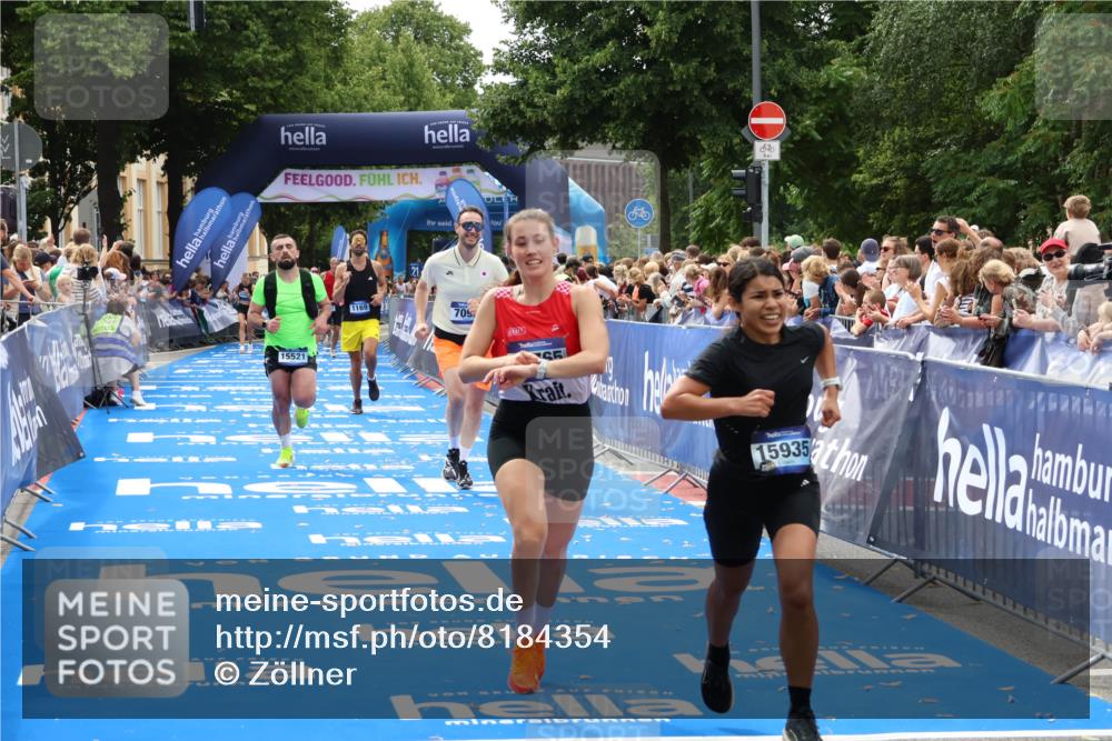 29.06.2025 - hella hamburg halbmarathon Zöllner http://msf.ph/oto/8184354 29.06.2025 10:41:57 Ziel 1169, 7092, 8694, 11765, 15521, 15935, 16507 meine-sportfotos.de