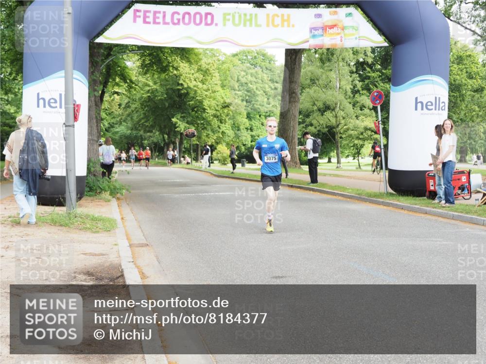 29.06.2025 - hella hamburg halbmarathon MichiJ http://msf.ph/oto/8184377 29.06.2025 10:18:07 Zwischen KM18-KM19 1953, 3075 meine-sportfotos.de