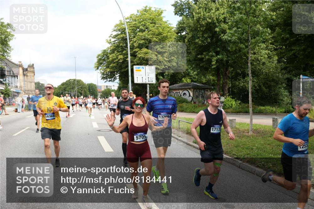 29.06.2025 - hella hamburg halbmarathon Yannick Fuchs http://msf.ph/oto/8184441 29.06.2025 10:43:29 20KM 1094, 1342, 1381, 1452, 1476, 2013, 2504, 2592, 2596, 2706, 2889, 2937, 3060, 4017, 4183, 4185, 4832, 5460, 5705, 6158, 7067, 7297, 7332, 8112, 8302, 8821, 9038, 9126, 9213, 9463, 9619, 9649, 9695, 9924, 10053, 10184, 10859, 10860, 11340, 11519, 11579, 11679, 11779, 11819, 11977, 12094, 12421, 12533, 12670, 13233, 13269, 13688, 14526, 15422, 15523, 15857, 15894, 16114, 16369, 16627, 16653, 16731, 16891, 17173, 17632, 17753, 18058, 18842, 18873 meine-sportfotos.de