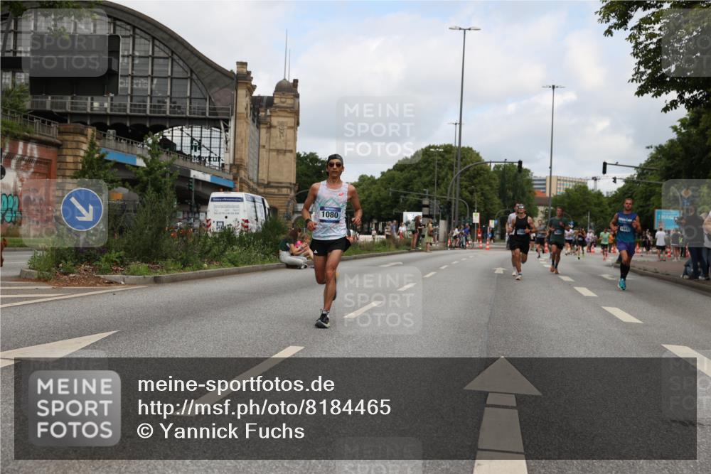 29.06.2025 - hella hamburg halbmarathon Yannick Fuchs http://msf.ph/oto/8184465 29.06.2025 10:29:07 20KM 1080, 2228, 2879, 3005, 5550, 6305, 7534, 7628, 7884, 7901, 9376, 9519, 11019, 11202, 11230, 11661, 13771, 14448, 14549, 15500, 15902, 16417, 17751, 17877, 18026, 18837 meine-sportfotos.de
