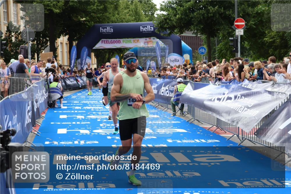 29.06.2025 - hella hamburg halbmarathon Zöllner http://msf.ph/oto/8184469 29.06.2025 10:33:14 Ziel 1910, 6473, 14167, 14276, 17175, 17802 meine-sportfotos.de