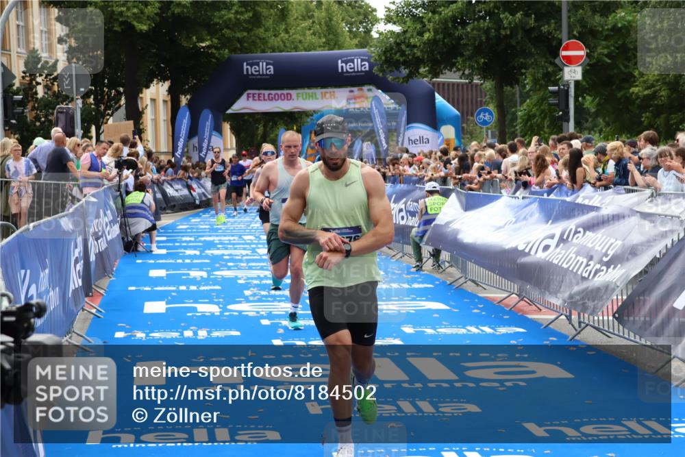 29.06.2025 - hella hamburg halbmarathon Zöllner http://msf.ph/oto/8184502 29.06.2025 10:33:14 Ziel 1910, 6473, 14167, 14276, 17175, 17802 meine-sportfotos.de