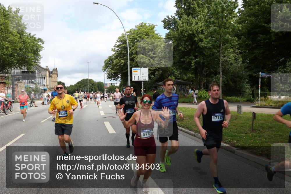 29.06.2025 - hella hamburg halbmarathon Yannick Fuchs http://msf.ph/oto/8184503 29.06.2025 10:43:29 20KM 1094, 1342, 1381, 1452, 1476, 2013, 2504, 2592, 2596, 2706, 2889, 2937, 3060, 4017, 4183, 4185, 4832, 5460, 5705, 6158, 7067, 7297, 7332, 8112, 8302, 8821, 9038, 9126, 9213, 9463, 9619, 9649, 9695, 9924, 10053, 10184, 10859, 10860, 11340, 11519, 11579, 11679, 11779, 11819, 11977, 12094, 12421, 12533, 12670, 13233, 13269, 13688, 14526, 15422, 15523, 15857, 15894, 16114, 16369, 16627, 16653, 16731, 16891, 17173, 17632, 17753, 18058, 18842, 18873 meine-sportfotos.de