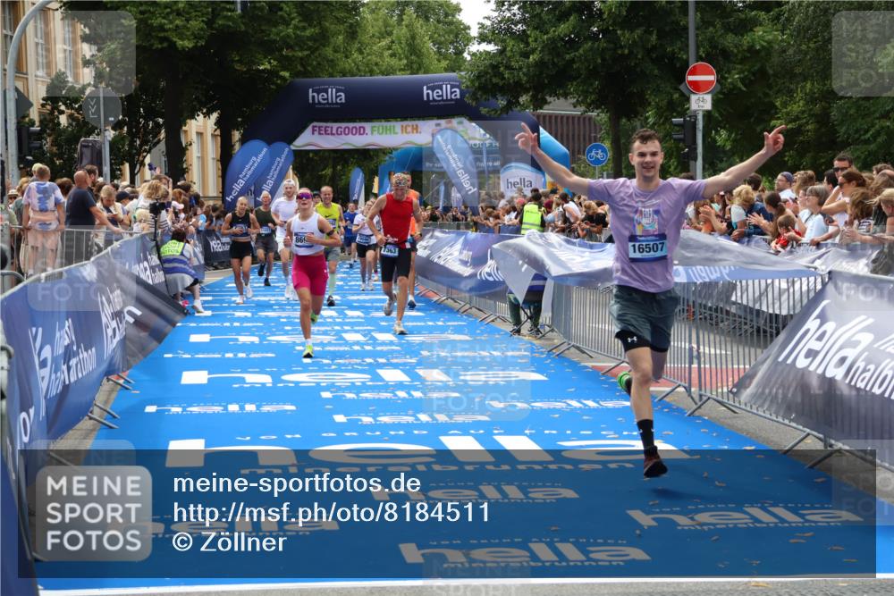 29.06.2025 - hella hamburg halbmarathon Zöllner http://msf.ph/oto/8184511 29.06.2025 10:42:03 Ziel 5690, 6593, 7363, 8694, 11417, 12292, 13196, 15846, 16507, 17864, 17926, 18920, 19046 meine-sportfotos.de