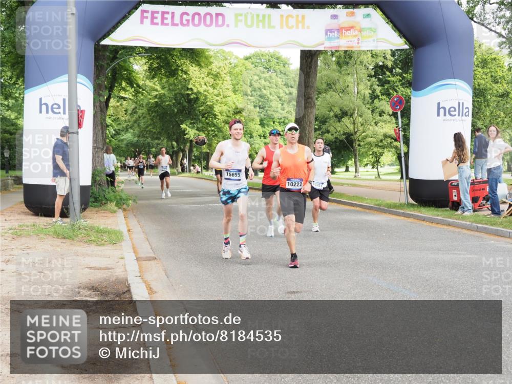 29.06.2025 - hella hamburg halbmarathon MichiJ http://msf.ph/oto/8184535 29.06.2025 10:18:19 Zwischen KM18-KM19 10222, 10351 meine-sportfotos.de