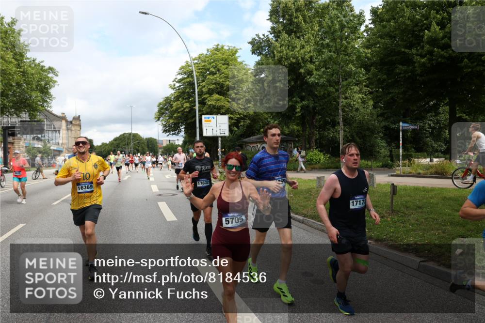 29.06.2025 - hella hamburg halbmarathon Yannick Fuchs http://msf.ph/oto/8184536 29.06.2025 10:43:29 20KM 1094, 1342, 1381, 1452, 1476, 2013, 2504, 2592, 2596, 2706, 2889, 2937, 3060, 4017, 4183, 4185, 4832, 5460, 5705, 6158, 7067, 7297, 7332, 8112, 8302, 8821, 9038, 9126, 9213, 9463, 9619, 9649, 9695, 9924, 10053, 10184, 10859, 10860, 11340, 11519, 11579, 11679, 11779, 11819, 11977, 12094, 12421, 12533, 12670, 13233, 13269, 13688, 14526, 15422, 15523, 15857, 15894, 16114, 16369, 16627, 16653, 16731, 16891, 17173, 17632, 17753, 18058, 18842, 18873 meine-sportfotos.de