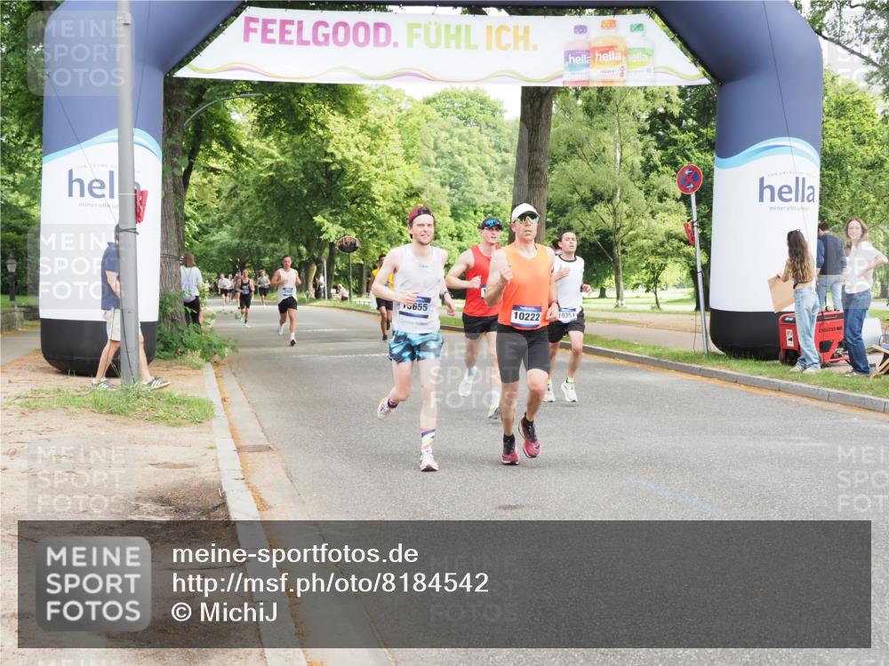 29.06.2025 - hella hamburg halbmarathon MichiJ http://msf.ph/oto/8184542 29.06.2025 10:18:19 Zwischen KM18-KM19 10222, 10351 meine-sportfotos.de