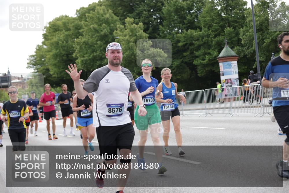 29.06.2025 - hella hamburg halbmarathon Jannik Wohlers http://msf.ph/oto/8184580 29.06.2025 10:23:23 Lombardsbrücke 1304, 1545, 2125, 2489, 4122, 4646, 4990, 5055, 5160, 5358, 6747, 8031, 8149, 8181, 8502, 8676, 9217, 9603, 9715, 10649, 11044, 11300, 11454, 11793, 13149, 14521, 15739, 15853, 16331, 17385, 17513, 18091, 18314, 18745, 18865, 18998, 19017 meine-sportfotos.de