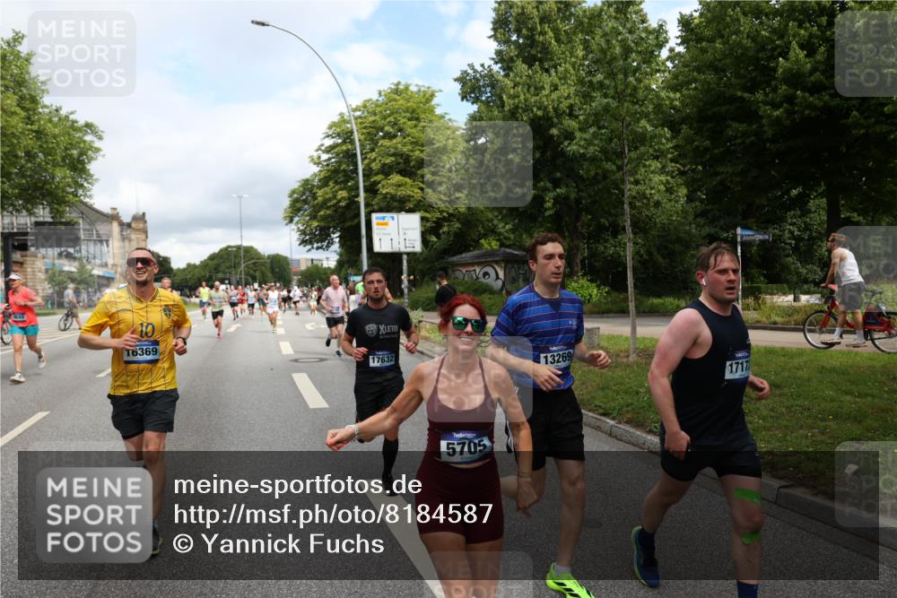 29.06.2025 - hella hamburg halbmarathon Yannick Fuchs http://msf.ph/oto/8184587 29.06.2025 10:43:29 20KM 1094, 1342, 1381, 1452, 1476, 2013, 2504, 2592, 2596, 2706, 2889, 2937, 3060, 4017, 4183, 4185, 4832, 5460, 5705, 6158, 7067, 7297, 7332, 8112, 8302, 8821, 9038, 9126, 9213, 9463, 9619, 9649, 9695, 9924, 10053, 10184, 10859, 10860, 11340, 11519, 11579, 11679, 11779, 11819, 11977, 12094, 12421, 12533, 12670, 13233, 13269, 13688, 14526, 15422, 15523, 15857, 15894, 16114, 16369, 16627, 16653, 16731, 16891, 17173, 17632, 17753, 18058, 18842, 18873 meine-sportfotos.de