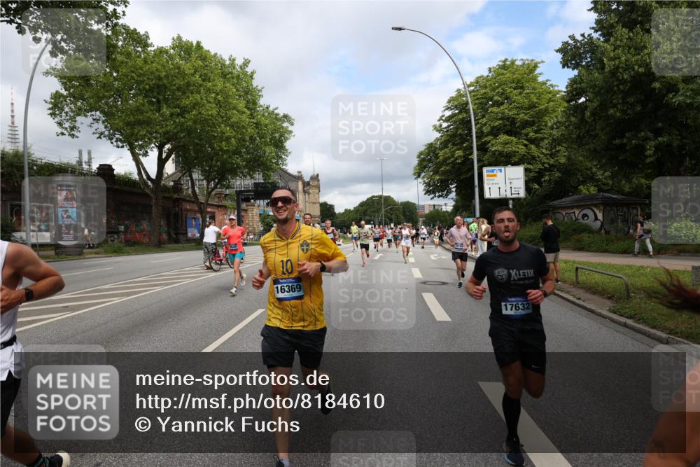 29.06.2025 - hella hamburg halbmarathon Yannick Fuchs http://msf.ph/oto/8184610 29.06.2025 10:43:30 20KM 1094, 1342, 1381, 1452, 1476, 2013, 2504, 2592, 2596, 2706, 2889, 2937, 3060, 4017, 4183, 4185, 4832, 5460, 5705, 6158, 7067, 7297, 7332, 8112, 8302, 8437, 8821, 9038, 9126, 9213, 9463, 9619, 9649, 9695, 9924, 10053, 10184, 10859, 10860, 11340, 11519, 11579, 11679, 11779, 11819, 11977, 12094, 12421, 12533, 12670, 13233, 13269, 13688, 14526, 15422, 15523, 15857, 15894, 16114, 16369, 16627, 16653, 16731, 16891, 17173, 17632, 17753, 18058, 18842, 18873, 19109 meine-sportfotos.de