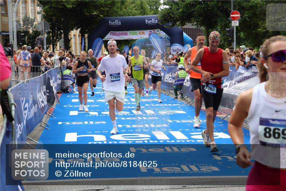 29.06.2025 - hella hamburg halbmarathon Zöllner http://msf.ph/oto/8184625 29.06.2025 10:42:06 Ziel 5690, 6593, 7363, 8694, 10216, 11417, 12098, 12292, 13196, 15846, 16677, 17864, 17926, 18920, 19046 meine-sportfotos.de