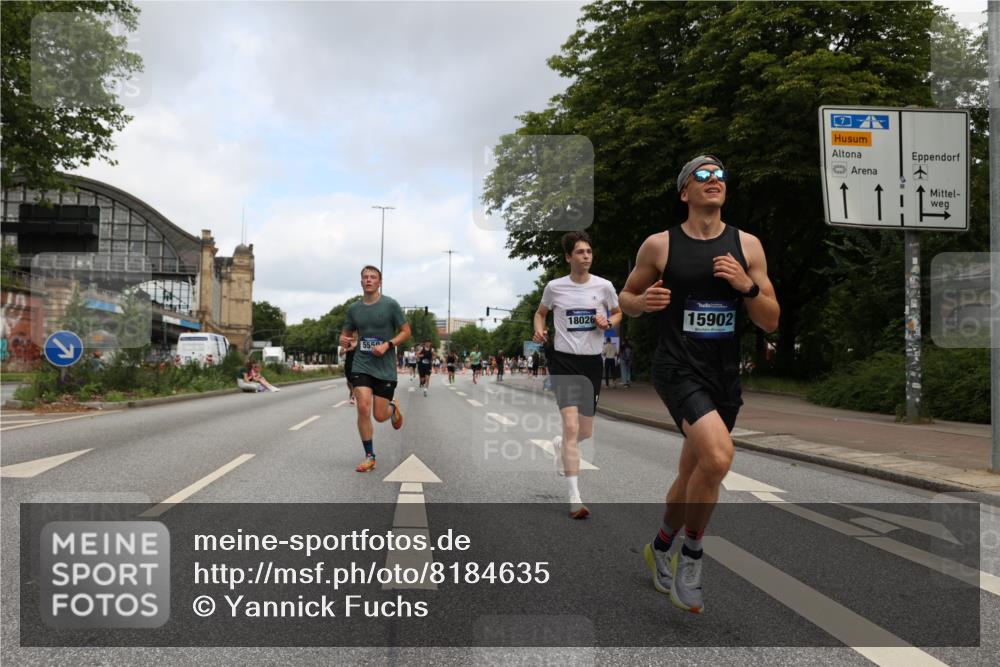 29.06.2025 - hella hamburg halbmarathon Yannick Fuchs http://msf.ph/oto/8184635 29.06.2025 10:29:13 20KM 1002, 1080, 3005, 4477, 5048, 5152, 5550, 6169, 6878, 7534, 7628, 7884, 7901, 9519, 9686, 11202, 11230, 11661, 15902, 16417, 17014, 18026, 18837 meine-sportfotos.de
