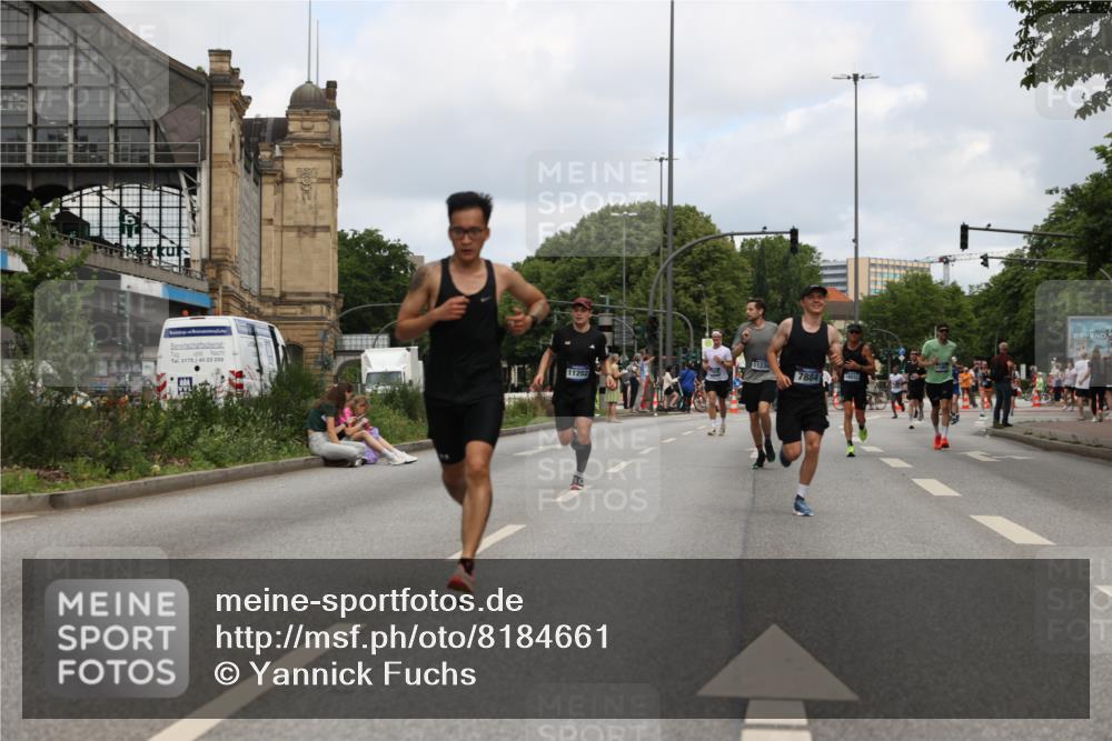 29.06.2025 - hella hamburg halbmarathon Yannick Fuchs http://msf.ph/oto/8184661 29.06.2025 10:29:15 20KM 1002, 1080, 3005, 4477, 5048, 5152, 5550, 6169, 6878, 7534, 7628, 7884, 9519, 9686, 11202, 11230, 11661, 15902, 16417, 17014, 18026, 18837 meine-sportfotos.de