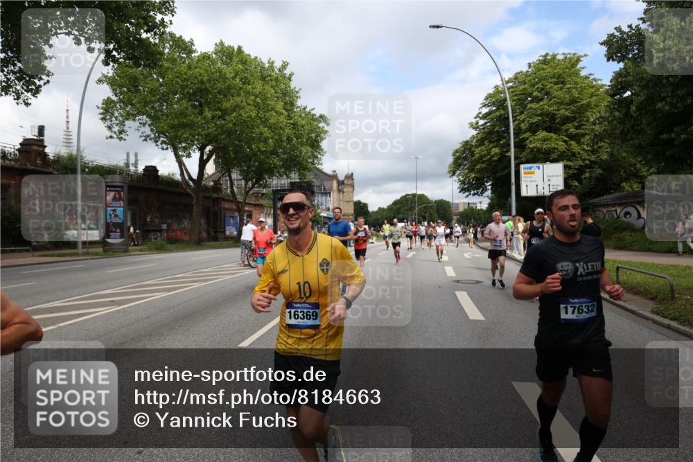 29.06.2025 - hella hamburg halbmarathon Yannick Fuchs http://msf.ph/oto/8184663 29.06.2025 10:43:30 20KM 1094, 1342, 1381, 1452, 1476, 2013, 2504, 2592, 2596, 2706, 2889, 2937, 3060, 4017, 4183, 4185, 4832, 5460, 5705, 6158, 7067, 7297, 7332, 8112, 8302, 8437, 8821, 9038, 9126, 9213, 9463, 9619, 9649, 9695, 9924, 10053, 10184, 10859, 10860, 11340, 11519, 11579, 11679, 11779, 11819, 11977, 12094, 12421, 12533, 12670, 13233, 13269, 13688, 14526, 15422, 15523, 15857, 15894, 16114, 16369, 16627, 16653, 16731, 16891, 17173, 17632, 17753, 18058, 18842, 18873, 19109 meine-sportfotos.de