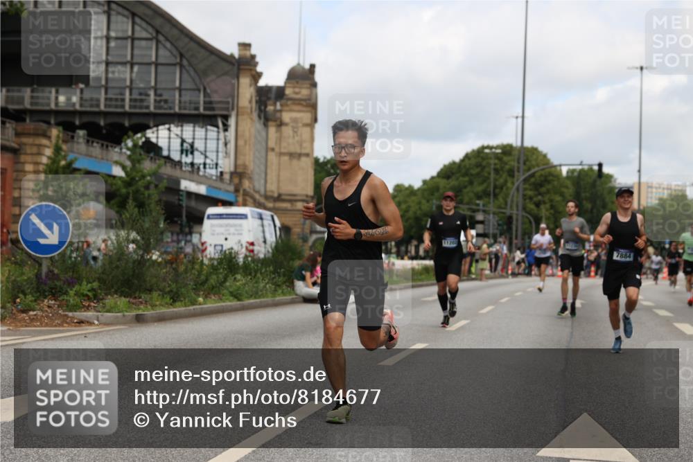 29.06.2025 - hella hamburg halbmarathon Yannick Fuchs http://msf.ph/oto/8184677 29.06.2025 10:29:16 20KM 1002, 1080, 3005, 4477, 5048, 5152, 5550, 6169, 6878, 7534, 7628, 7884, 9519, 9686, 11202, 11230, 11661, 14069, 15902, 16417, 17014, 18026, 18837 meine-sportfotos.de