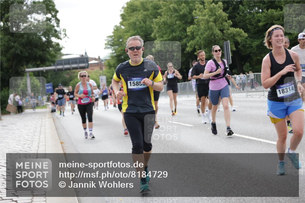 29.06.2025 - hella hamburg halbmarathon Jannik Wohlers http://msf.ph/oto/8184729 29.06.2025 10:23:25 Lombardsbrücke 1304, 1545, 2125, 2489, 4122, 4646, 4990, 5055, 5160, 5358, 5661, 6747, 8031, 8141, 8149, 8181, 8502, 8676, 8717, 9217, 9603, 9715, 10649, 11044, 11300, 11415, 11454, 11793, 13149, 14521, 15739, 15853, 16331, 17385, 17513, 18091, 18314, 18745, 18998, 19017 meine-sportfotos.de