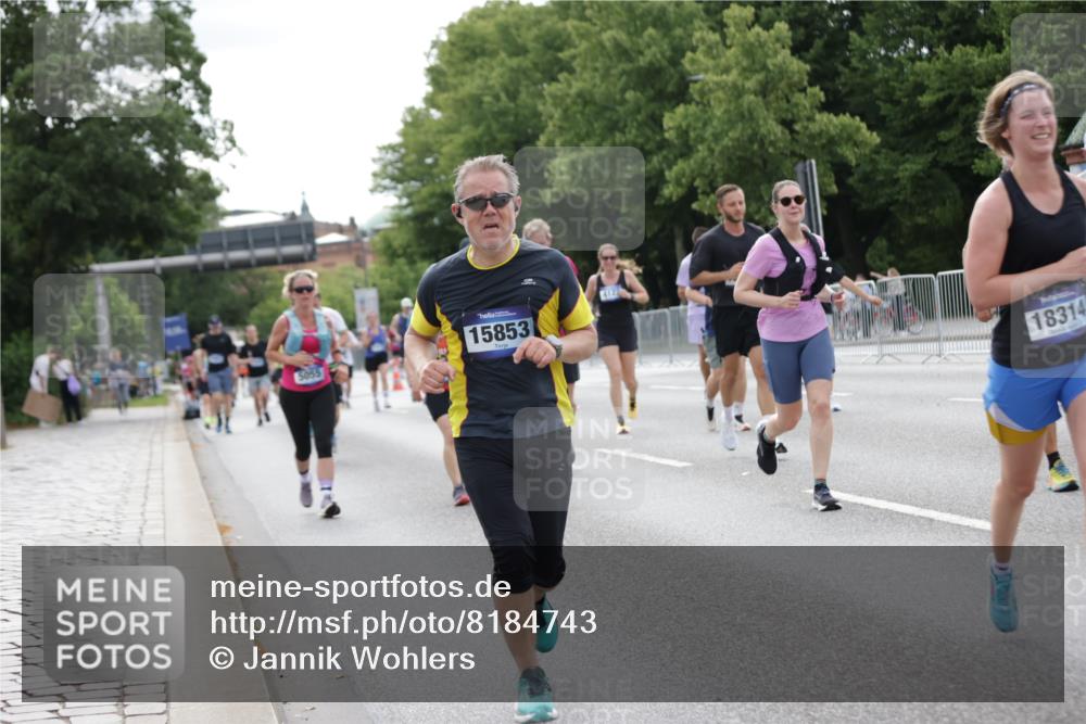 29.06.2025 - hella hamburg halbmarathon Jannik Wohlers http://msf.ph/oto/8184743 29.06.2025 10:23:26 Lombardsbrücke 1444, 1545, 2125, 2489, 4122, 4646, 4990, 5055, 5160, 5358, 5661, 6747, 8031, 8141, 8149, 8181, 8502, 8676, 8717, 9217, 9603, 9715, 10649, 11044, 11415, 11454, 11793, 13149, 14521, 15739, 15853, 16331, 17385, 17513, 18091, 18314, 18745, 18998, 19017 meine-sportfotos.de