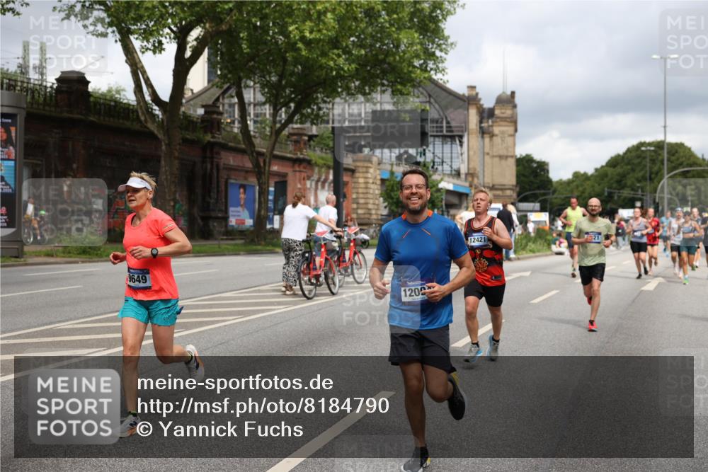29.06.2025 - hella hamburg halbmarathon Yannick Fuchs http://msf.ph/oto/8184790 29.06.2025 10:43:31 20KM 1094, 1342, 1381, 1452, 1476, 2013, 2504, 2592, 2596, 2706, 2889, 2937, 3060, 4017, 4183, 4185, 4832, 5460, 5705, 6158, 7067, 7297, 7332, 8112, 8302, 8437, 8821, 9038, 9126, 9213, 9463, 9619, 9649, 9695, 9924, 10053, 10184, 10859, 10860, 11340, 11519, 11579, 11679, 11779, 11819, 11977, 12094, 12421, 12533, 12670, 13233, 13269, 13688, 13690, 14526, 15422, 15523, 15857, 16114, 16369, 16627, 16653, 16731, 16891, 17173, 17632, 17753, 18058, 18842, 18873, 18926, 19109 meine-sportfotos.de