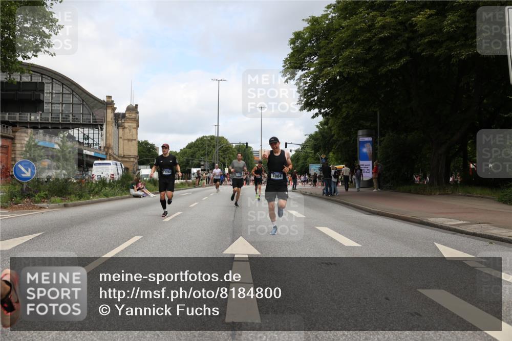 29.06.2025 - hella hamburg halbmarathon Yannick Fuchs http://msf.ph/oto/8184800 29.06.2025 10:29:17 20KM 1002, 1080, 3005, 4477, 5048, 5152, 5550, 6169, 6878, 7534, 7628, 7884, 9519, 9686, 11202, 11230, 11661, 14069, 14388, 15902, 16417, 17014, 18026, 18837 meine-sportfotos.de