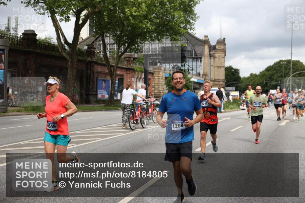29.06.2025 - hella hamburg halbmarathon Yannick Fuchs http://msf.ph/oto/8184805 29.06.2025 10:43:31 20KM 1094, 1342, 1381, 1452, 1476, 2013, 2504, 2592, 2596, 2706, 2889, 2937, 3060, 4017, 4183, 4185, 4832, 5460, 5705, 6158, 7067, 7297, 7332, 8112, 8302, 8437, 8821, 9038, 9126, 9213, 9463, 9619, 9649, 9695, 9924, 10053, 10184, 10859, 10860, 11340, 11519, 11579, 11679, 11779, 11819, 11977, 12094, 12421, 12533, 12670, 13233, 13269, 13688, 13690, 14526, 15422, 15523, 15857, 16114, 16369, 16627, 16653, 16731, 16891, 17173, 17632, 17753, 18058, 18842, 18873, 18926, 19109 meine-sportfotos.de