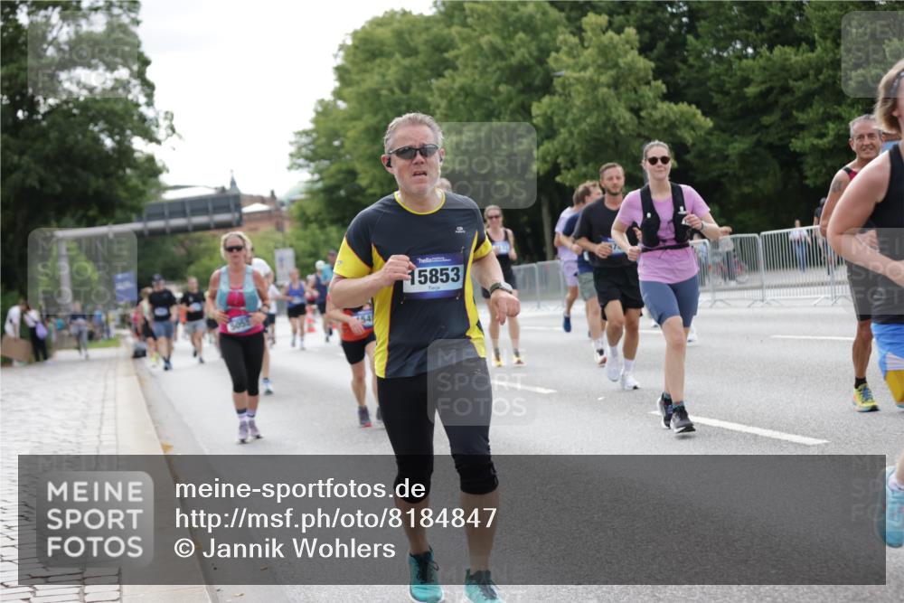 29.06.2025 - hella hamburg halbmarathon Jannik Wohlers http://msf.ph/oto/8184847 29.06.2025 10:23:26 Lombardsbrücke 1444, 1545, 2125, 2489, 4122, 4646, 4990, 5055, 5160, 5358, 5661, 6747, 8031, 8141, 8149, 8181, 8502, 8676, 8717, 9217, 9603, 9715, 10649, 11044, 11415, 11454, 11793, 13149, 14521, 15739, 15853, 16331, 17385, 17513, 18091, 18314, 18745, 18998, 19017 meine-sportfotos.de