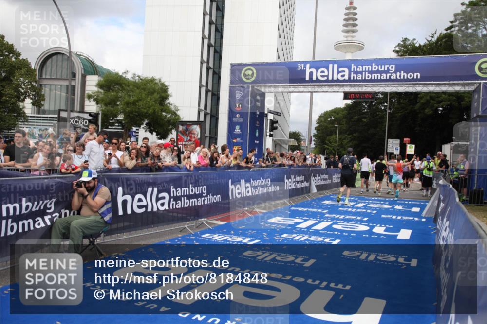 29.06.2025 - hella hamburg halbmarathon Michael Strokosch http://msf.ph/oto/8184848 29.06.2025 10:41:43 Ziel 1512, 9640, 9885, 13714, 16084, 18491 meine-sportfotos.de