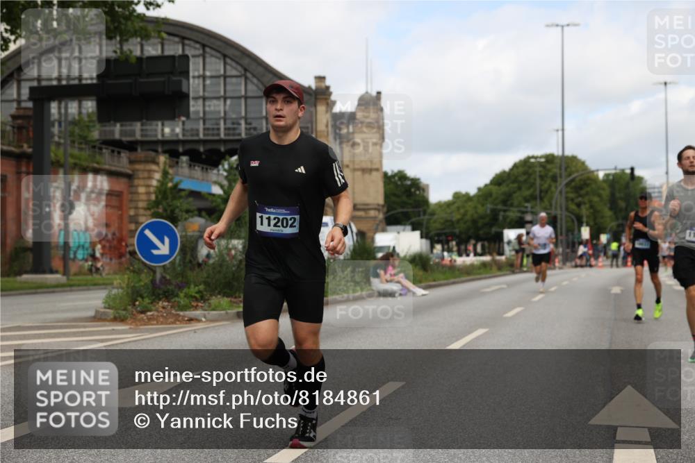 29.06.2025 - hella hamburg halbmarathon Yannick Fuchs http://msf.ph/oto/8184861 29.06.2025 10:29:19 20KM 1002, 4477, 5048, 5152, 5550, 6169, 6878, 7628, 7884, 8395, 9519, 9686, 11202, 11230, 11661, 14069, 14388, 15902, 16417, 17014, 18026, 18837 meine-sportfotos.de