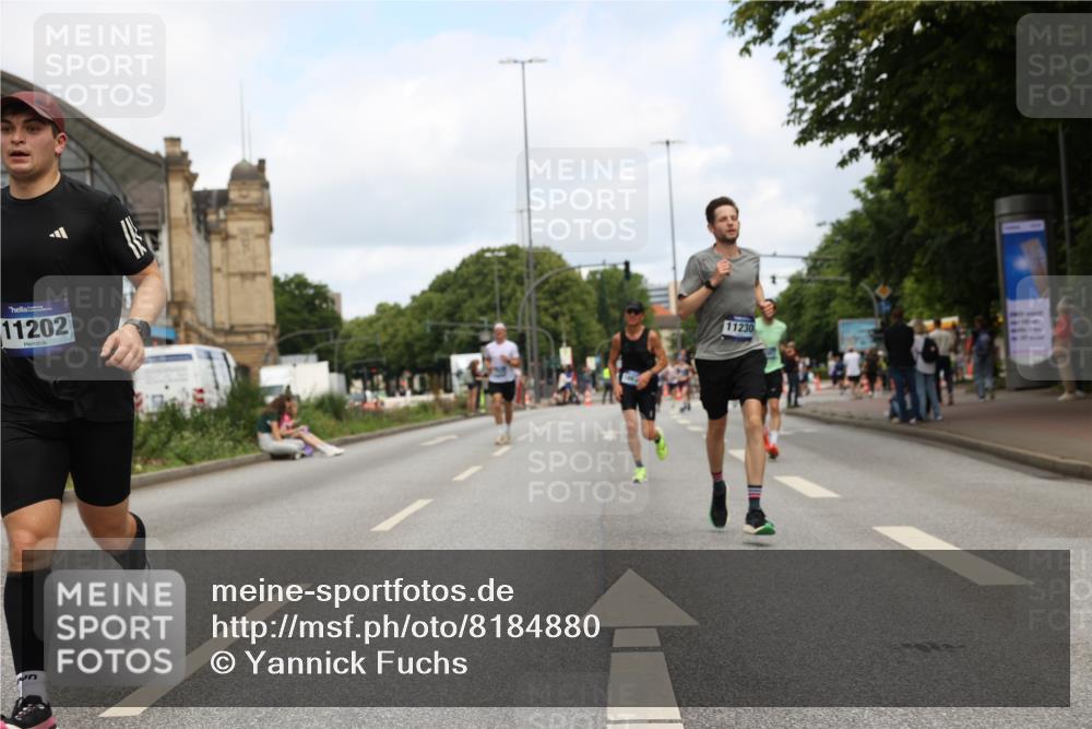 29.06.2025 - hella hamburg halbmarathon Yannick Fuchs http://msf.ph/oto/8184880 29.06.2025 10:29:19 20KM 1002, 4477, 5048, 5152, 5550, 6169, 6878, 7628, 7884, 8395, 9519, 9686, 11202, 11230, 11661, 14069, 14388, 15902, 16417, 17014, 18026, 18837 meine-sportfotos.de
