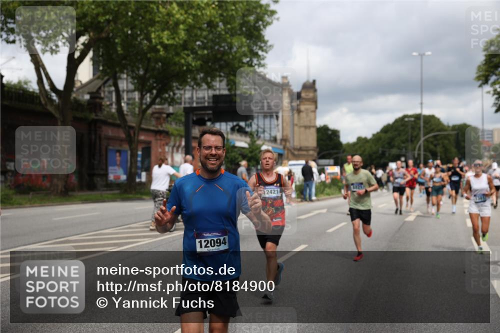 29.06.2025 - hella hamburg halbmarathon Yannick Fuchs http://msf.ph/oto/8184900 29.06.2025 10:43:31 20KM 1094, 1342, 1381, 1452, 1476, 2013, 2504, 2592, 2596, 2706, 2889, 2937, 3060, 4017, 4183, 4185, 4832, 5460, 5705, 6158, 7067, 7297, 7332, 8112, 8302, 8437, 8821, 9038, 9126, 9213, 9463, 9619, 9649, 9695, 9924, 10053, 10184, 10859, 10860, 11340, 11519, 11579, 11679, 11779, 11819, 11977, 12094, 12421, 12533, 12670, 13233, 13269, 13688, 13690, 14526, 15422, 15523, 15857, 16114, 16369, 16627, 16653, 16731, 16891, 17173, 17632, 17753, 18058, 18842, 18873, 18926, 19109 meine-sportfotos.de