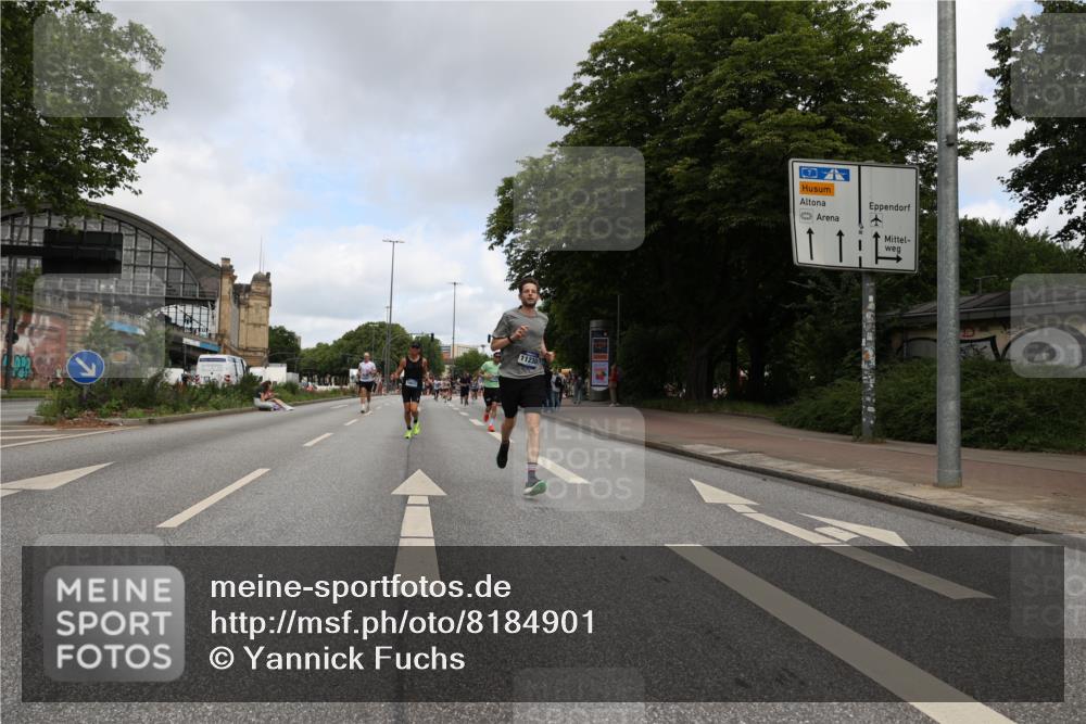 29.06.2025 - hella hamburg halbmarathon Yannick Fuchs http://msf.ph/oto/8184901 29.06.2025 10:29:20 20KM 1002, 4477, 5048, 5152, 5550, 6169, 6878, 7628, 7884, 8395, 9519, 9686, 11202, 11230, 11661, 14069, 14388, 15902, 16417, 17014, 18026, 18837 meine-sportfotos.de