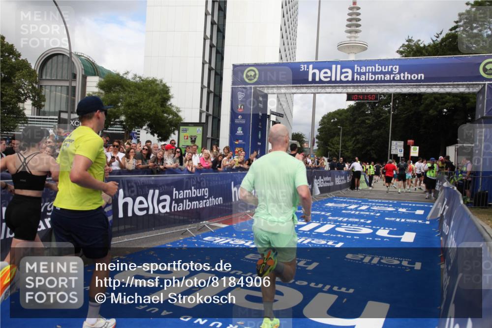 29.06.2025 - hella hamburg halbmarathon Michael Strokosch http://msf.ph/oto/8184906 29.06.2025 10:41:49 Ziel 1512, 1763, 9640, 10415, 11765, 14346, 15535, 15935 meine-sportfotos.de