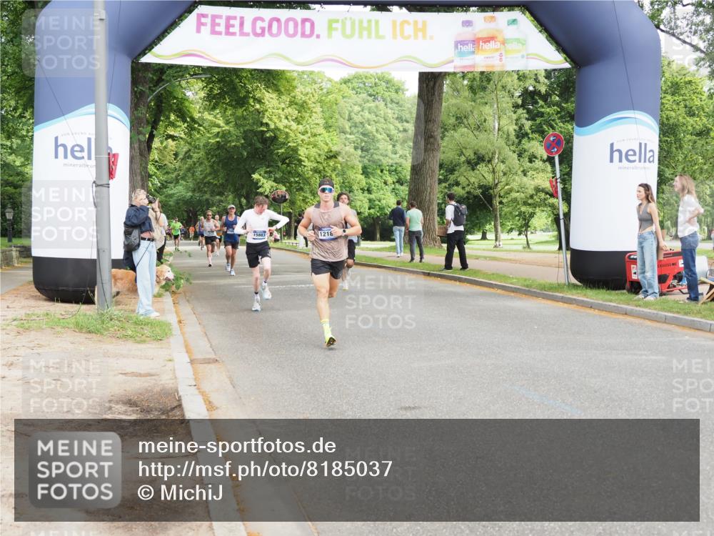 29.06.2025 - hella hamburg halbmarathon MichiJ http://msf.ph/oto/8185037 29.06.2025 10:18:30 Zwischen KM18-KM19 2075, 3968, 6090 meine-sportfotos.de