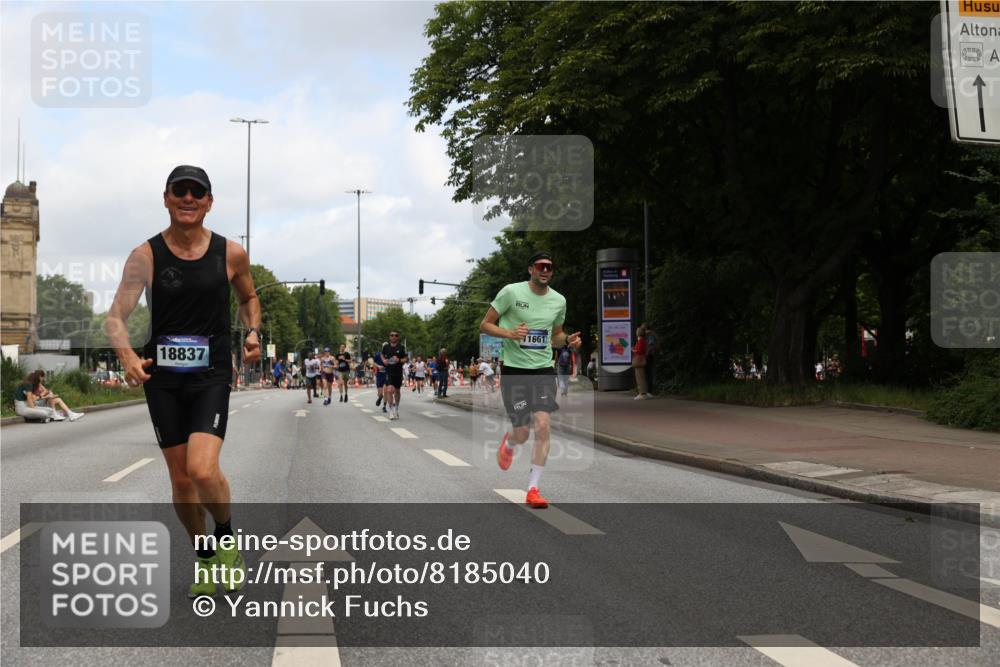 29.06.2025 - hella hamburg halbmarathon Yannick Fuchs http://msf.ph/oto/8185040 29.06.2025 10:29:22 20KM 1002, 4477, 5048, 5152, 5550, 6169, 6878, 7628, 7884, 8395, 8864, 9519, 9686, 11202, 11230, 11661, 14069, 14388, 15902, 17014, 18026, 18837 meine-sportfotos.de