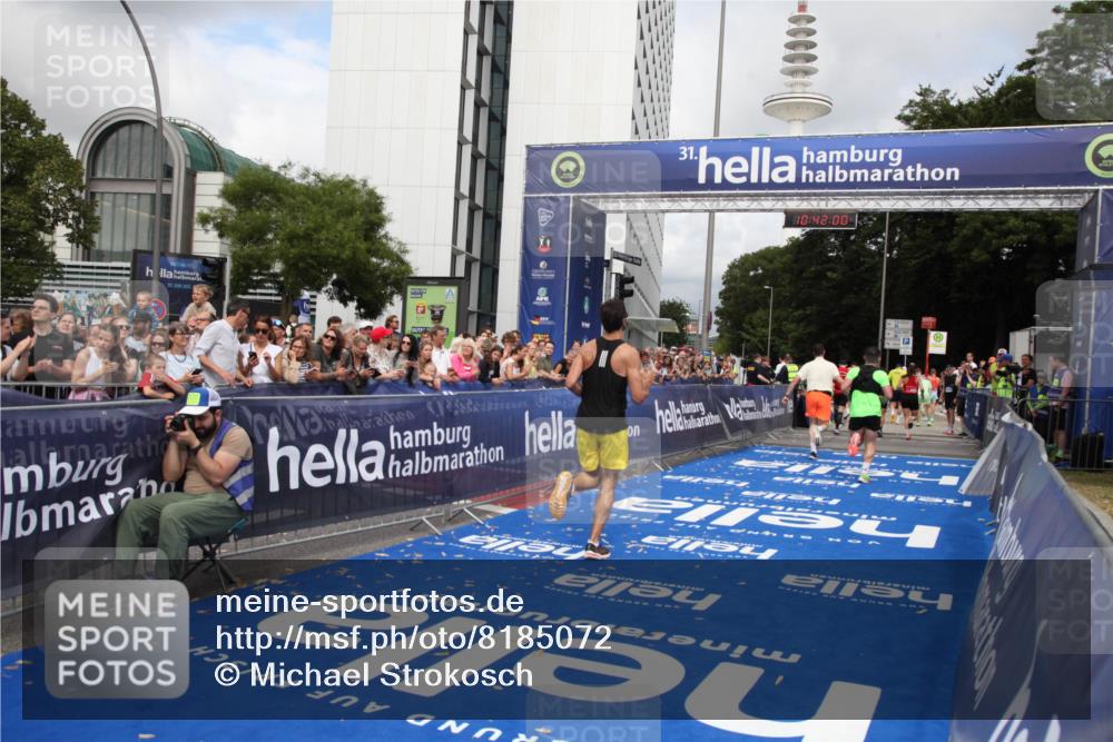 29.06.2025 - hella hamburg halbmarathon Michael Strokosch http://msf.ph/oto/8185072 29.06.2025 10:41:58 Ziel 1169, 7092, 8694, 11765, 15521, 15935, 16507 meine-sportfotos.de
