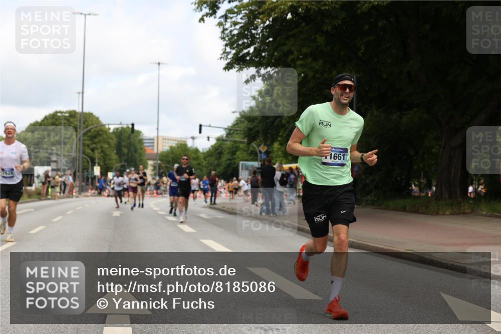 29.06.2025 - hella hamburg halbmarathon Yannick Fuchs http://msf.ph/oto/8185086 29.06.2025 10:29:23 20KM 1002, 4477, 5048, 5152, 5550, 6169, 6878, 7628, 7884, 8395, 8864, 9519, 9686, 11202, 11230, 11661, 14069, 14388, 15902, 16712, 17014, 18026, 18837 meine-sportfotos.de