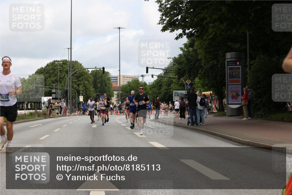 29.06.2025 - hella hamburg halbmarathon Yannick Fuchs http://msf.ph/oto/8185113 29.06.2025 10:29:24 20KM 1002, 4477, 5048, 5152, 6169, 6878, 7628, 7884, 7972, 8395, 8864, 9519, 9686, 11202, 11230, 11661, 14069, 14388, 15902, 16712, 17014, 18026, 18837, 19022 meine-sportfotos.de