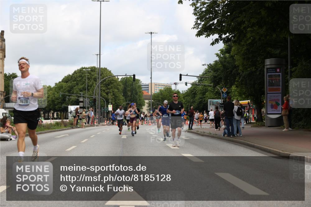29.06.2025 - hella hamburg halbmarathon Yannick Fuchs http://msf.ph/oto/8185128 29.06.2025 10:29:24 20KM 1002, 4477, 5048, 5152, 6169, 6878, 7628, 7884, 7972, 8395, 8864, 9519, 9686, 11202, 11230, 11661, 14069, 14388, 15902, 16712, 17014, 18026, 18837, 19022 meine-sportfotos.de