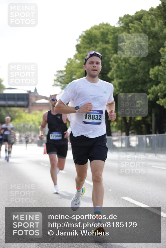 29.06.2025 - hella hamburg halbmarathon Jannik Wohlers http://msf.ph/oto/8185129 29.06.2025 09:43:21 Lombardsbrücke 2075, 2180, 2203, 3189, 8318, 9804, 10351, 11150, 13941, 15023, 15136, 17040, 17893, 18763, 18832 meine-sportfotos.de