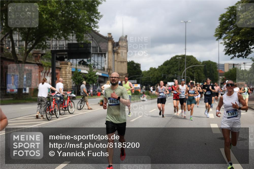 29.06.2025 - hella hamburg halbmarathon Yannick Fuchs http://msf.ph/oto/8185200 29.06.2025 10:43:33 20KM 1094, 1342, 1381, 1476, 2013, 2504, 2516, 2592, 2596, 2706, 2878, 2889, 2937, 3060, 3692, 4017, 4832, 5460, 5705, 6158, 7067, 7297, 7332, 8112, 8437, 8821, 9038, 9126, 9213, 9463, 9619, 9649, 9695, 9924, 9965, 10184, 10859, 11340, 11519, 11579, 11779, 11819, 11977, 12094, 12421, 12533, 12670, 13233, 13269, 13688, 13690, 14526, 15422, 15523, 16114, 16369, 16627, 16653, 16731, 16891, 17173, 17632, 17753, 18058, 18842, 18926, 19109 meine-sportfotos.de