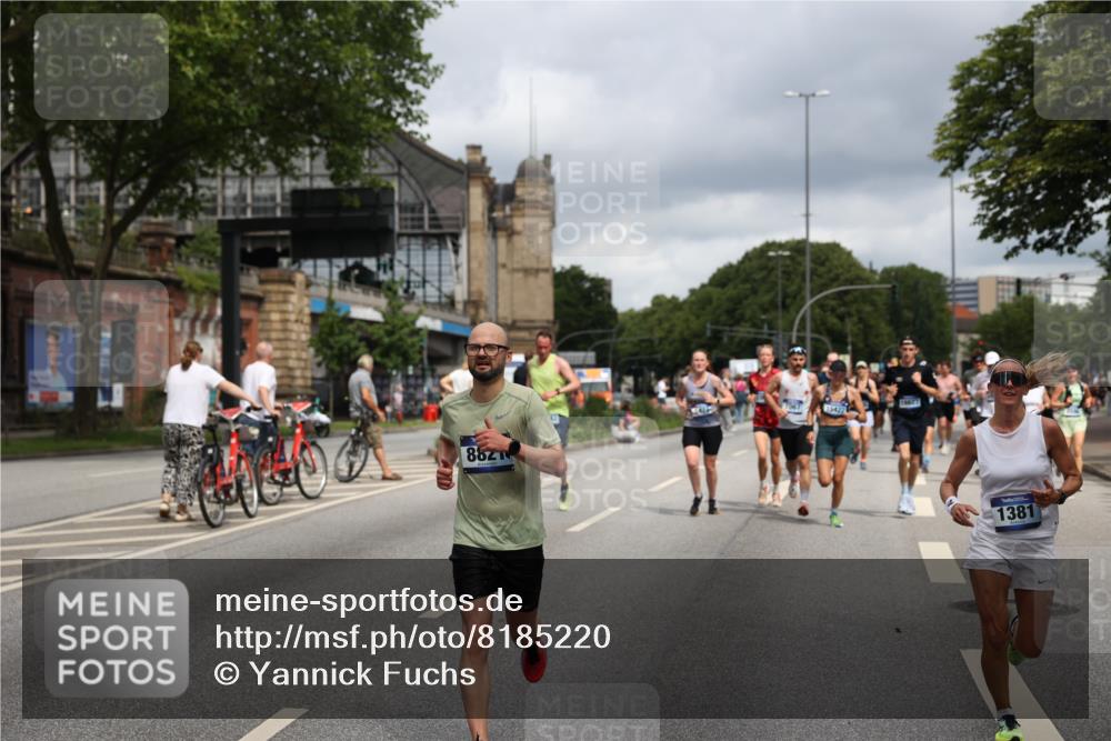 29.06.2025 - hella hamburg halbmarathon Yannick Fuchs http://msf.ph/oto/8185220 29.06.2025 10:43:33 20KM 1094, 1342, 1381, 1476, 2013, 2504, 2516, 2592, 2596, 2706, 2878, 2889, 2937, 3060, 3692, 4017, 4832, 5460, 5705, 6158, 7067, 7297, 7332, 8112, 8437, 8821, 9038, 9126, 9213, 9463, 9619, 9649, 9695, 9924, 9965, 10184, 10859, 11340, 11519, 11579, 11779, 11819, 11977, 12094, 12421, 12533, 12670, 13233, 13269, 13688, 13690, 14526, 15422, 15523, 16114, 16369, 16627, 16653, 16731, 16891, 17173, 17632, 17753, 18058, 18842, 18926, 19109 meine-sportfotos.de