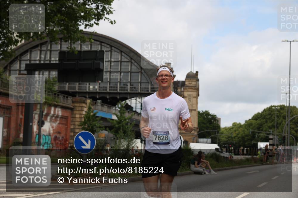 29.06.2025 - hella hamburg halbmarathon Yannick Fuchs http://msf.ph/oto/8185224 29.06.2025 10:29:25 20KM 1002, 1217, 4477, 5048, 5152, 6169, 6878, 7628, 7884, 7972, 8395, 8864, 9519, 9686, 11202, 11230, 11661, 12369, 14069, 14388, 16712, 17014, 18837, 19022 meine-sportfotos.de