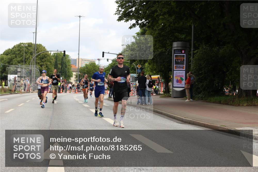 29.06.2025 - hella hamburg halbmarathon Yannick Fuchs http://msf.ph/oto/8185265 29.06.2025 10:29:26 20KM 1002, 1217, 4477, 5048, 5152, 6169, 6878, 7628, 7884, 7972, 8395, 8864, 9686, 11202, 11230, 11661, 12369, 14069, 14388, 14603, 16712, 17014, 18419, 18837, 19022 meine-sportfotos.de