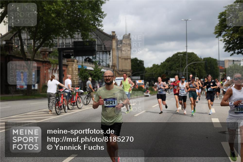 29.06.2025 - hella hamburg halbmarathon Yannick Fuchs http://msf.ph/oto/8185270 29.06.2025 10:43:33 20KM 1094, 1342, 1381, 1476, 2013, 2504, 2516, 2592, 2596, 2706, 2878, 2889, 2937, 3060, 3692, 4017, 4832, 5460, 5705, 6158, 7067, 7297, 7332, 8112, 8437, 8821, 9038, 9126, 9213, 9463, 9619, 9649, 9695, 9924, 9965, 10184, 10859, 11340, 11519, 11579, 11779, 11819, 11977, 12094, 12421, 12533, 12670, 13233, 13269, 13688, 13690, 14526, 15422, 15523, 16114, 16369, 16627, 16653, 16731, 16891, 17173, 17632, 17753, 18058, 18842, 18926, 19109 meine-sportfotos.de