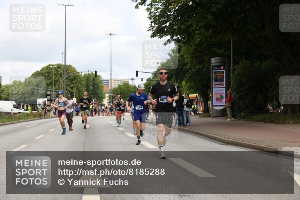 29.06.2025 - hella hamburg halbmarathon Yannick Fuchs http://msf.ph/oto/8185288 29.06.2025 10:29:26 20KM 1002, 1217, 4477, 5048, 5152, 6169, 6878, 7628, 7884, 7972, 8395, 8864, 9686, 11202, 11230, 11661, 12369, 14069, 14388, 14603, 16712, 17014, 18419, 18837, 19022 meine-sportfotos.de