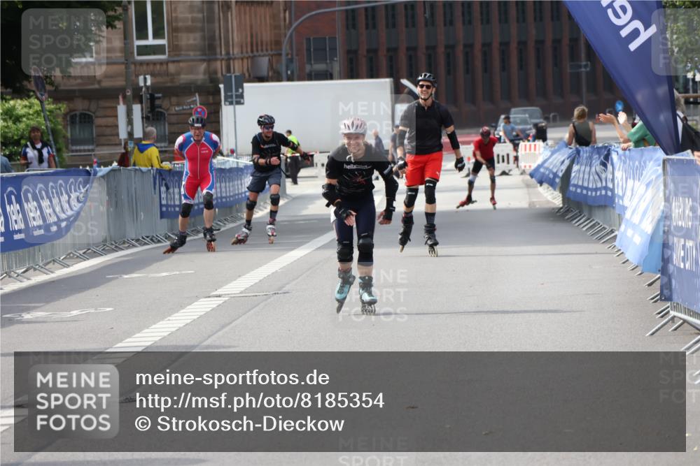 29.06.2025 - hella hamburg halbmarathon Strokosch-Dieckow http://msf.ph/oto/8185354 29.06.2025 09:25:37 Ziel 20005, 20172, 20174 meine-sportfotos.de